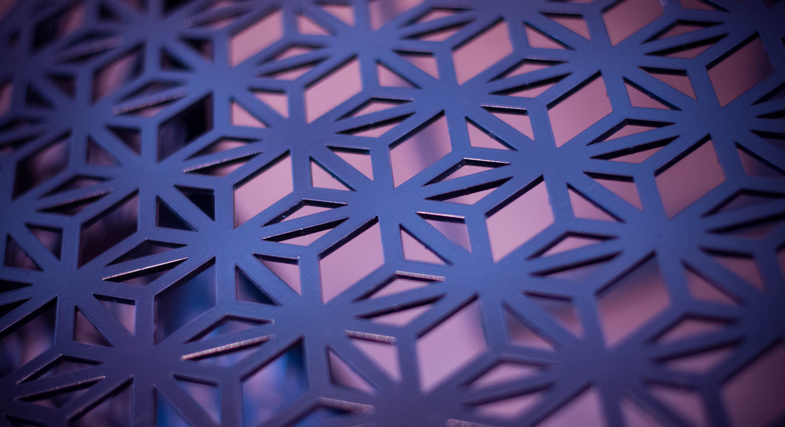 Laser cut geometric pattern in metal sheet
